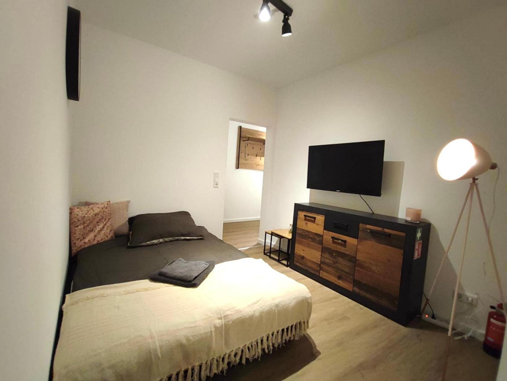 Rtr Essen - Fuer Bis Zu 8 Personen - Voll Ausgestattet - Zentral Limbecker Platz - Messe - Uniklinikum - Smart Tv - Modern Διαμέρισμα Εξωτερικό φωτογραφία
